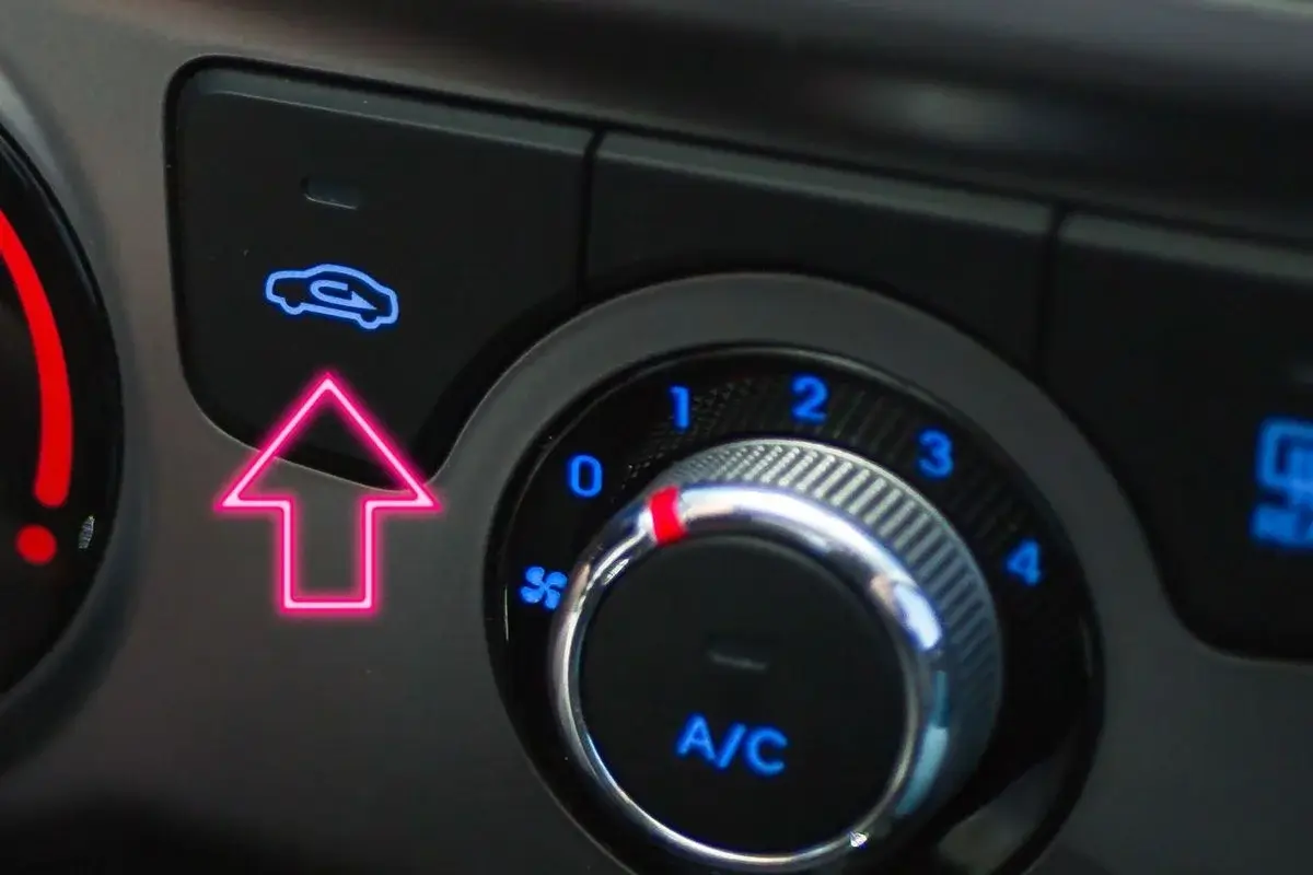 Poupar combustível com um botão secreto do carro?