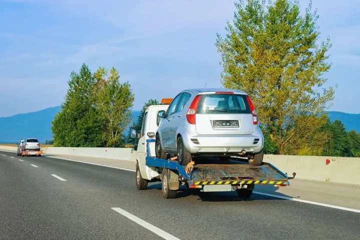 Seguro Auto entenda a assistência 24h